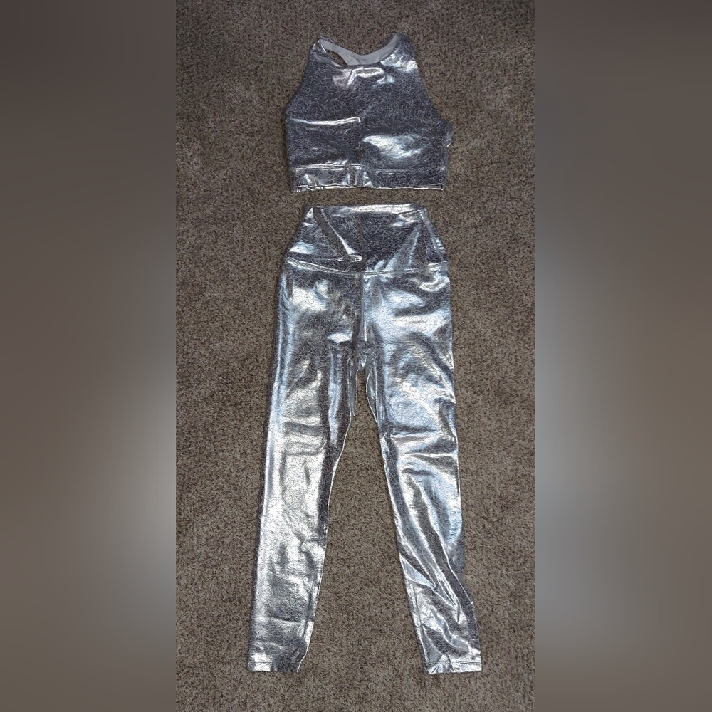 Carbon38 Metallic Silver Top And Bottom Set Size XS